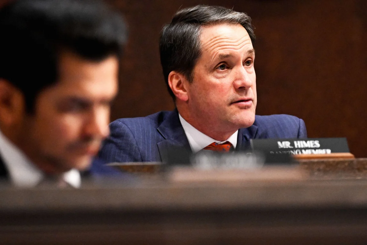 Democratic Intelligence Leader Jim Himes Privately Urges Preservation of Warrantless Surveillance Powers Amid Concerns Over Executive Overreach