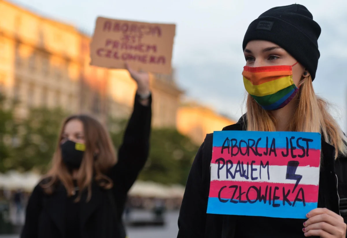 Council of Europe Ministers Urge Poland to Immediately Guarantee Lawful Abortion Access