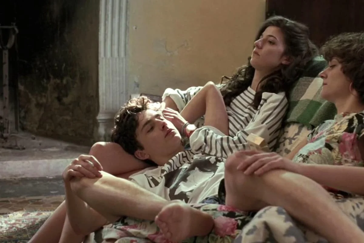 The Olfactory Archeology of &Auml;nti Parfum: Unearthing History Through Scent