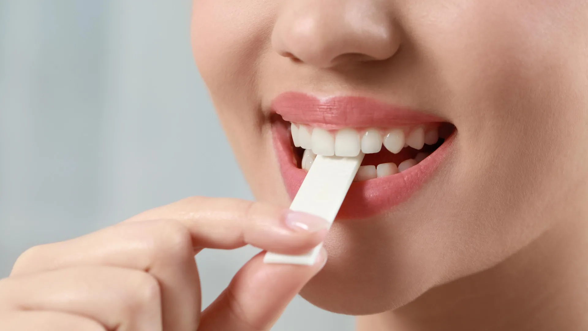 Bioengineered Chewing Gum Offers Breakthrough Potential in Targeting Microbes Linked to Head and Neck Cancer